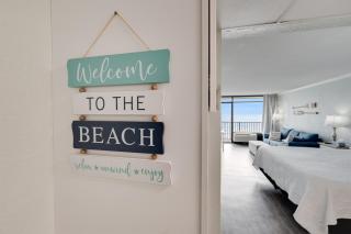 Direct Ocean Front - Beautifully Decorated Studio! - 5