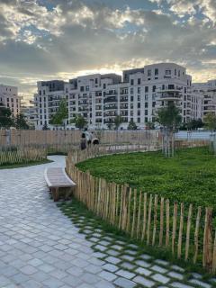 Grand studio moderne 5min Metro 13 et 14 Paris - 5