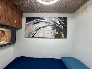 Lux Pod Room - West Palm Beach - 4