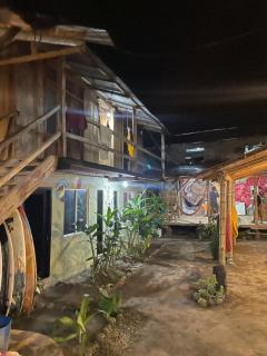 Onda Hostel Mompiche - 4