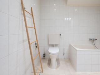 Bungalow near Lake Veere with Sunny Terrace - 9