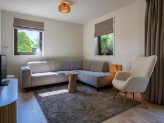 Bungalow near Lake Veere with Sunny Terrace - 9