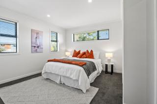 Kamo Oasis - Your Modern Home Away From Home - 9