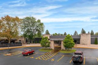 Fairway Inn and Suites - 5