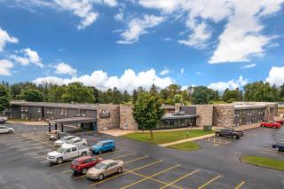 Fairway Inn and Suites - 2