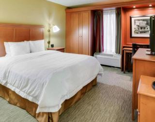 Pittsburgh Airport Inn and Suites - 7