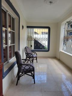 Spacious house with private parking - 9