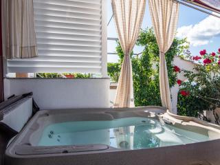 Apartment in Arbanija with bubble bath - 6