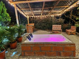 Cabaña en la Naturaleza con Jacuzzi - Santa Elena - 2