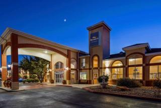 Baymont by Wyndham Lubbock - 9
