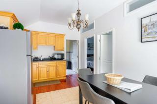 Spacious Two Bedroom Apartment - 9