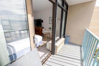 High Floor Studio Oceanfront Views w Indoor Pool! - 3