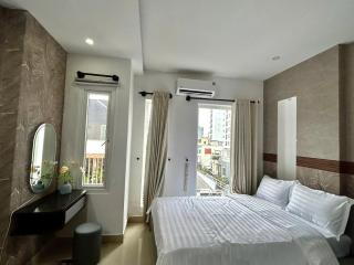Linh Hotel And Apartment Near Beach - 1
