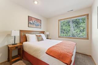 Hot Tub Getaway with Ping Pong & SHARC Passes - Three Rivers - 2