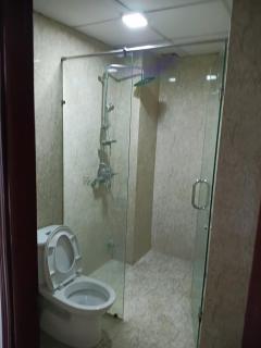 Linh Hotel And Apartment Near Beach - 8