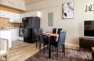 Downtown Playhouse Loft w Gym, Sauna, Parking & WiFi - 1