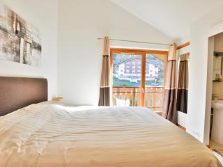 Appartement spacieux proche des pistes avec balcon et parking - FR-1-498-123 - 6