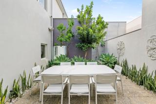 Walk to Beach Coastal Home in Coogee - 7
