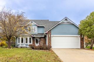 Sleeps 12! Main Level Primary Suite-Beautiful Backyard Oasis - 5