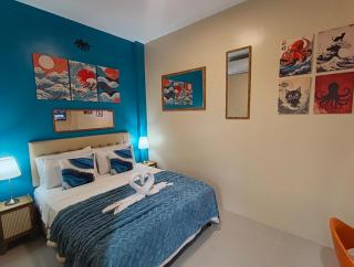 The Cat And The Kraken Paliton Jacuzzi Suites with Solar and Starlink - 1