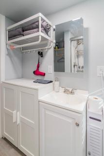 Tiny house with smart bidet and water purify-system - 2