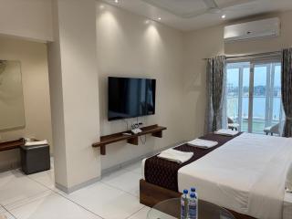 The Skyland Hotel And Restaurant - 0