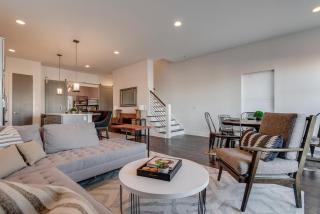 Nashview- Heart of Gulch - 360º Views of Downtown! - 8