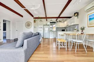 The Jacaranda - Pet Friendly, Air-Con, Wifi, Boat Parking, Large backyard - 5