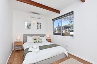 The Jacaranda - Pet Friendly, Air-Con, Wifi, Boat Parking, Large backyard - 2