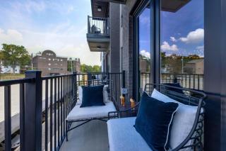 Bourbon Street Blues-Odyssey-Pool&Gym-Mins 2 Broadway - 9