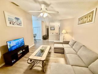 Grand Holiday 3BR Palms Condo near Disney Parks - 2