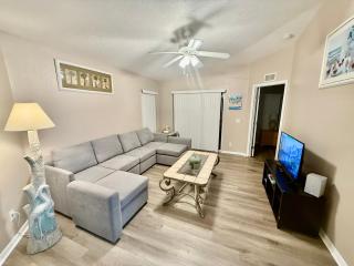Grand Holiday 3BR Palms Condo near Disney Parks - 3