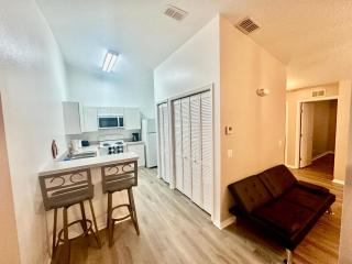 Grand Holiday 3BR Palms Condo near Disney Parks - 4