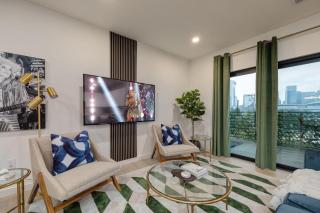 Hyve - Cowgirl Twirl - Walk to Broadway - 9