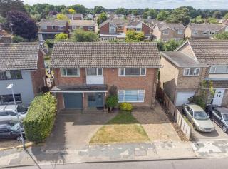 4 Bed, 2 Bath Detached House, Parking, Fast Wifi - 0