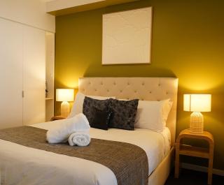 Inner-City 1BR Near Showgrounds - 0