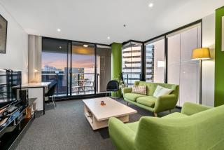 Stylish City Escape! Oaks Horizons - 0