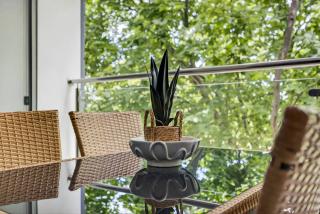 Relaxing Rockingham 1BR Balcony & Parking - 8