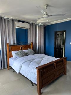 Waves & Relaxation Elegant 2BR at OceanGreen - 2