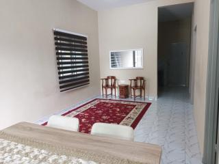 Roomstay Kelabu Sungai Tiram - 0