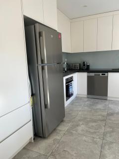 Manly Modern 3 Bedroom Home - Upper Duplex - 9