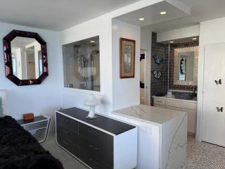 Foster Tower - 1602 - 5