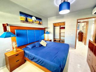 Espectacular Apto remodelado, de lujo y a pie de Playa con vista al mar - 9