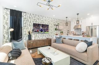 Nimbus-Rooftop Deck-Hot Tub-Mins to Broadway - 6