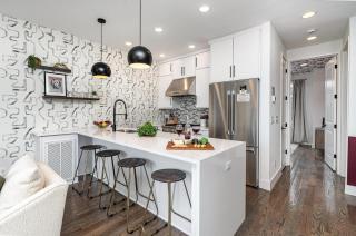 Revival-Rooftop Deck/Hot Tub-Mins to Broadway - 9