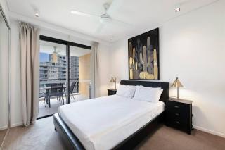 Lagoon Panorama - Relaxed Waterfront Escape near CBD - 9