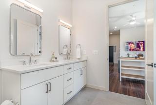 Treble Maker -Rooftop Lounge - Pool - In Music Row - 2