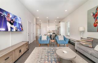 Jade - Private Patio and Balcony - Near Germantown - 9