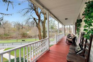 Hawksbill Home~Hot Tub~Modern~Porch~Wifi~Dogs - 9