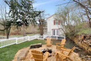 Hawksbill Home~Hot Tub~Modern~Porch~Wifi~Dogs - 7